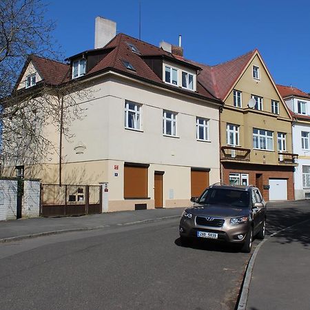 Pension Hanspaulka プラハ エクステリア 写真